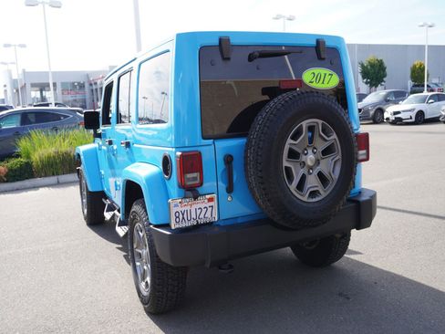 Used 2017 Jeep Wrangler Unlimited Rubicon w/ Connectivity Group image 10