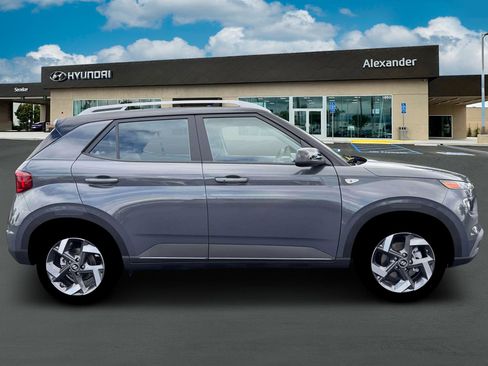 New 2026 Hyundai Venue SEL image 9