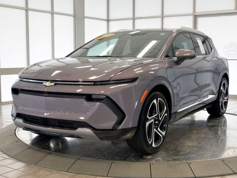 Used 2024 Chevrolet Equinox EV LT image 4