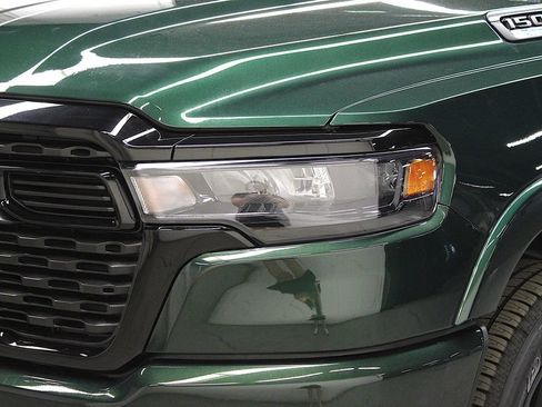 New 2026 RAM 1500 4x4 Crew Cab image 39