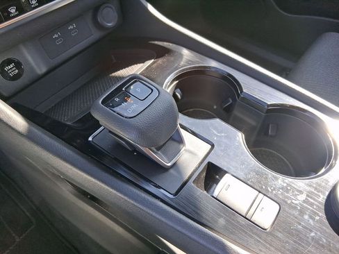 Used 2024 Nissan Rogue SV image 22