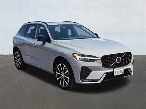 Used 2024 Volvo XC60 B5 Plus AWD/4WD image 3