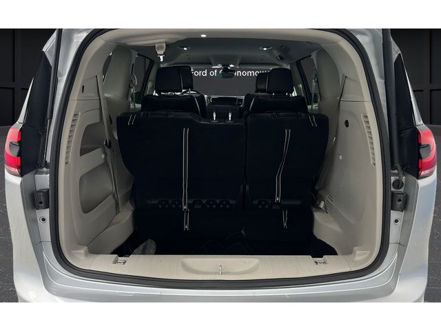 Used 2024 Chrysler Pacifica Touring-L FWD image 27