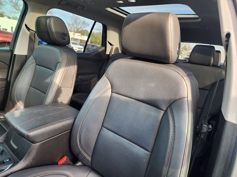 Used 2019 Chevrolet Traverse LT w/ LT Premium Package image 23