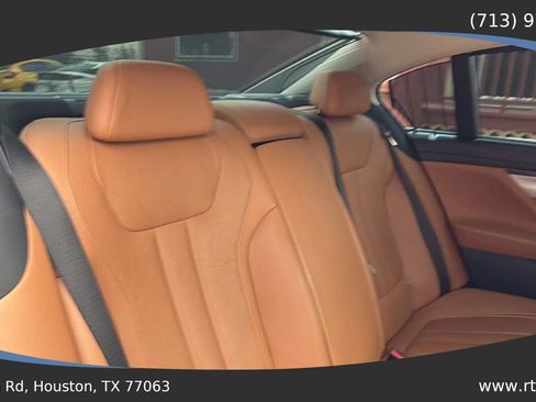 Used 2018 BMW 740i xDrive AWD/4WD image 39