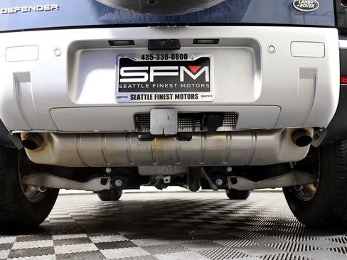 Used 2023 Land Rover Defender 90 S image 29