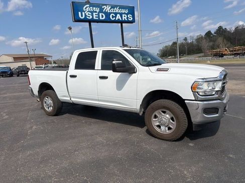 Used 2024 RAM 2500 Tradesman w/ Chrome Appearance Group AWD/4WD image 4
