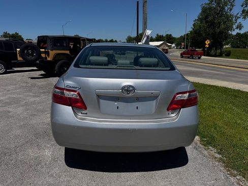 Used 2009 Toyota Camry SE FWD image 6