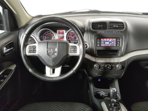 Used 2019 Dodge Journey SE w/ Connectivity Group FWD image 22