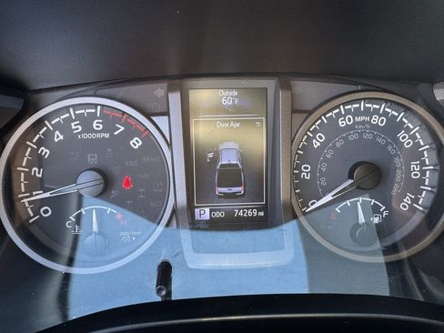 Used 2021 Toyota Tacoma TRD Sport image 22