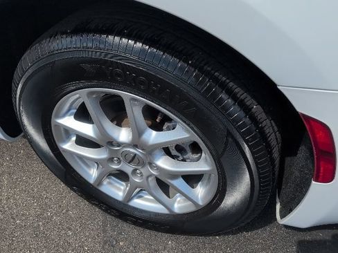Used 2023 Chrysler Pacifica Touring-L FWD image 15