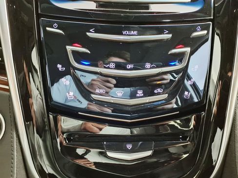 Used 2020 Cadillac Escalade Luxury RWD image 20