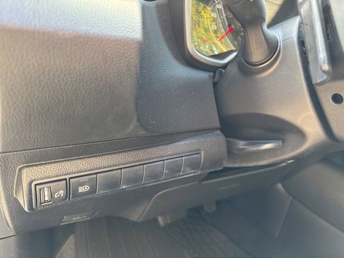 Used 2020 Toyota Corolla SE image 9