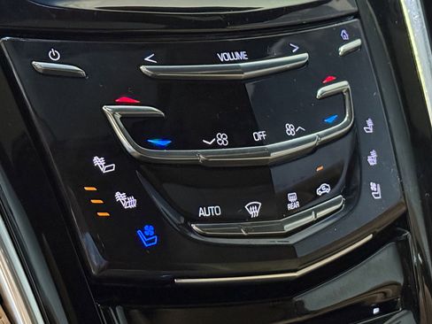 Used 2018 Cadillac Escalade Platinum image 35