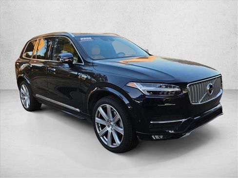 Used 2017 Volvo XC90 T6 Inscription w/ Vision Package image 3