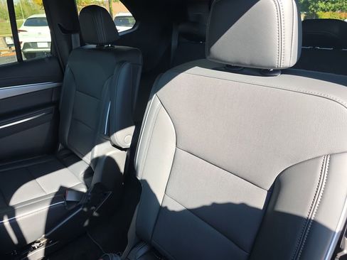 New 2026 Buick Enclave Preferred w/ Power Package AWD/4WD image 32