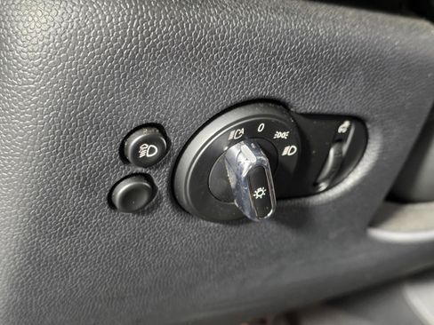 Used 2024 MINI Cooper 2-Door Hardtop image 12