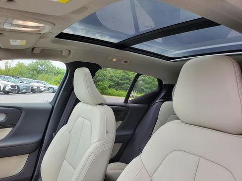 New 2026 Volvo XC40 B5 Ultra w/ Protection Package Premier image 7