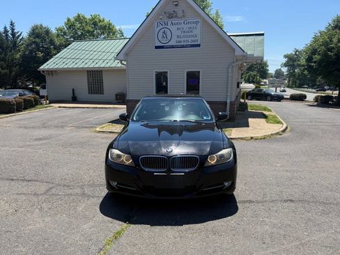 Used 2011 BMW 335i xDrive Sedan AWD/4WD image 2