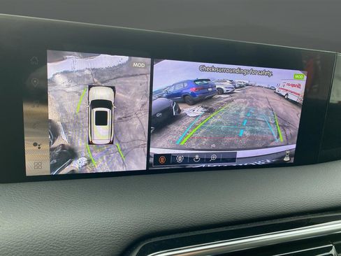 New 2025 Nissan Armada SL w/ Captain's Chari Seat Package image 10