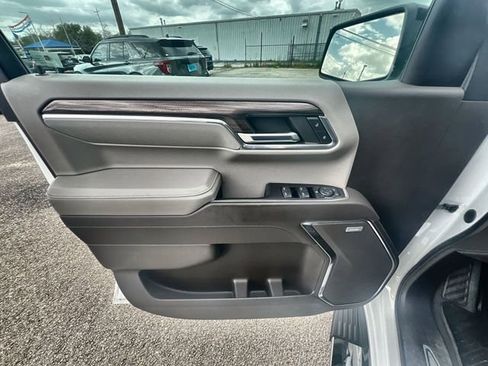 Certified 2024 Chevrolet Silverado 1500 RST w/ Convenience Package II AWD/4WD image 21