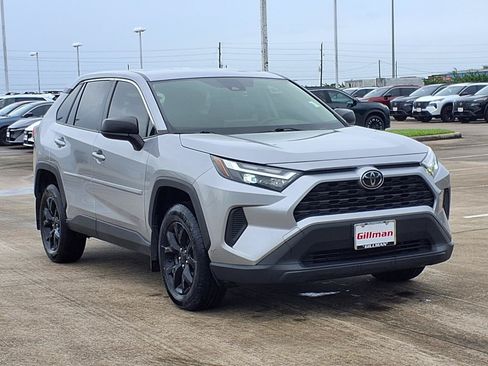 Used 2023 Toyota RAV4 LE AWD/4WD image 2