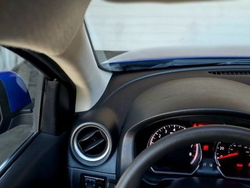Used 2014 Nissan Versa SV FWD image 18
