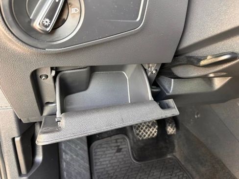 Used 2024 Volkswagen Tiguan SE image 27