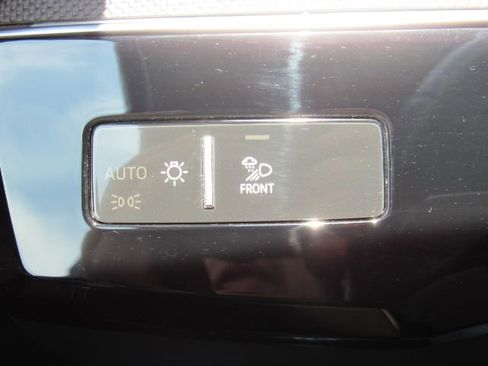 Used 2023 Audi e-tron S Premium Plus w/ Black Optic Package image 39