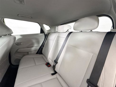 Used 2024 Hyundai Kona Limited FWD image 32