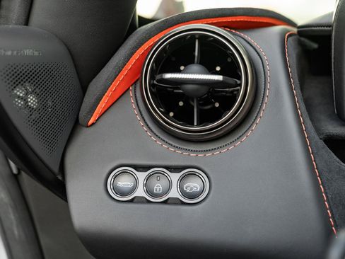 Used 2020 McLaren 720S Performance RWD image 38