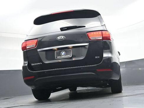 Used 2016 Kia Sedona SX FWD image 34