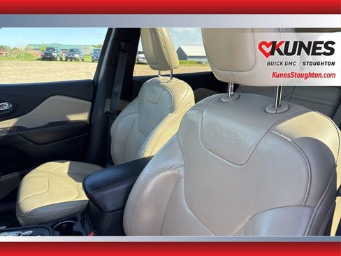 Used 2016 Jeep Cherokee Limited AWD/4WD image 24