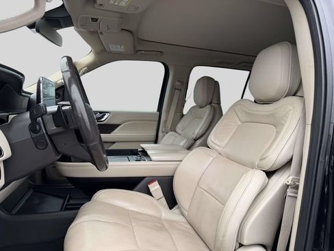 Used 2019 Lincoln Navigator L Reserve w/ Cargo Package AWD/4WD image 11