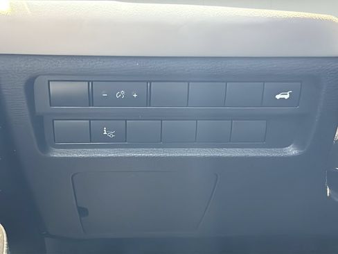 Used 2023 Mitsubishi Outlander SEL FWD image 28