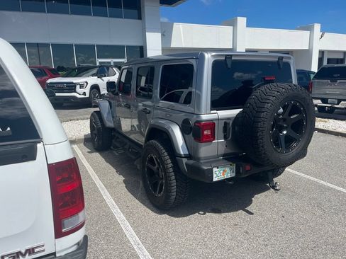 Used 2020 Jeep Wrangler Unlimited Sahara AWD/4WD image 3