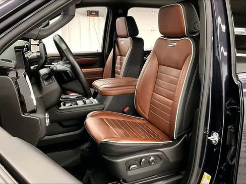 Used 2025 GMC Sierra 2500 Denali Ultimate w/ Max Trailering Package AWD/4WD image 24