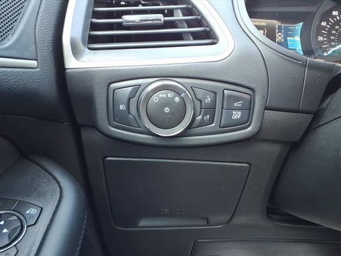 Used 2023 Ford Edge SEL w/ Convenience Package image 16