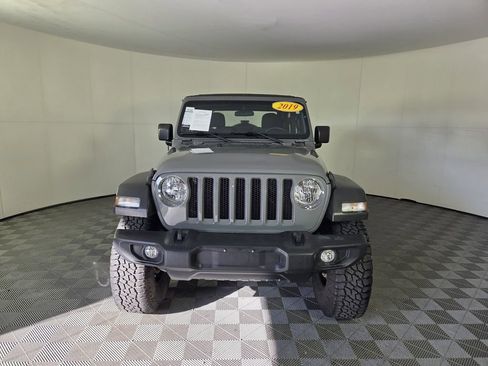 Certified 2019 Jeep Wrangler Sport AWD/4WD image 3