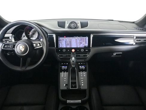 Certified 2026 Porsche Macan AWD/4WD image 11