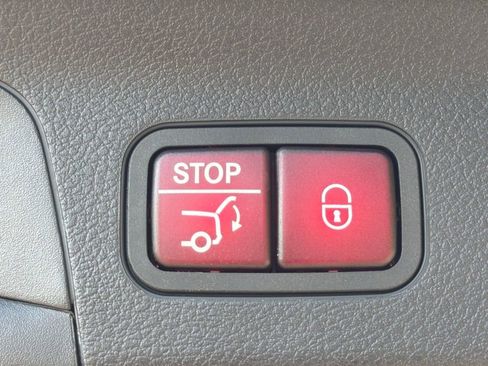 Certified 2024 Mercedes-Benz GLS 450 4MATIC image 38