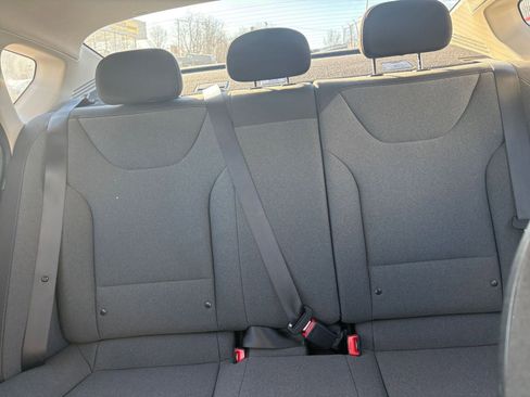 Used 2025 Kia K4 LXS image 37