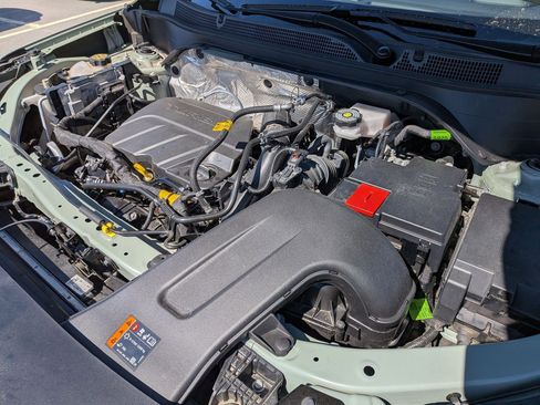 Used 2024 Chevrolet Trax RS w/ Sunroof Package image 36