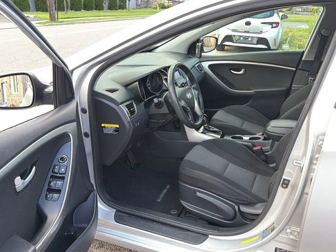 Used 2017 Hyundai Elantra GT FWD image 23