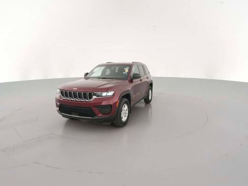 New 2025 Jeep Grand Cherokee Laredo image 3