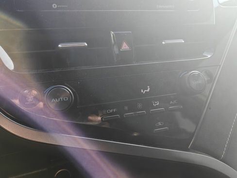 Used 2024 Toyota Camry SE image 14