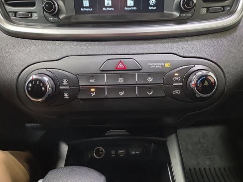 Used 2020 Kia Sorento LX image 27