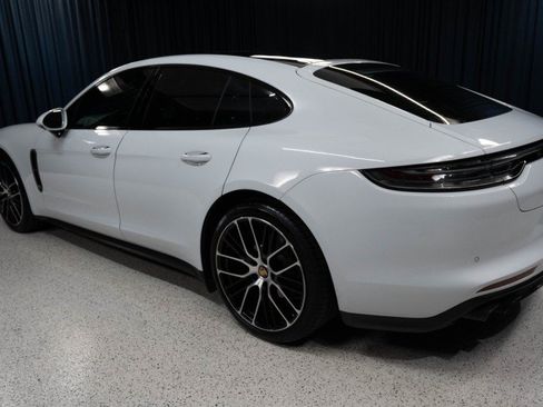 Used 2023 Porsche Panamera 4 Platinum Edition AWD/4WD image 7