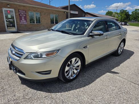 Used 2010 Ford Taurus Limited AWD/4WD image 2