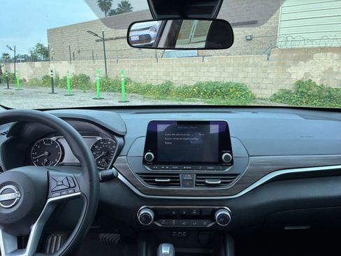 Used 2025 Nissan Altima 2.5 SV image 35